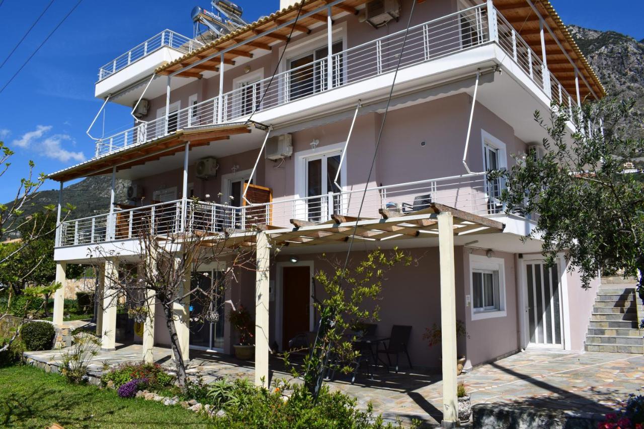 Appartamento Studio Holiday Kalamata Esterno foto